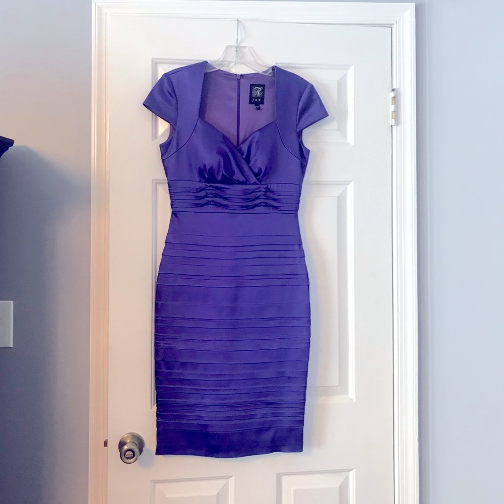 JAX purple ruched dress. Size 4. NWT